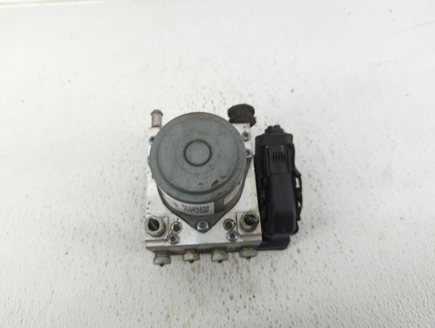 2017-2020 Chevrolet Impala ABS Pump Control Module Replacement P/N:84092226 Fits Fits 2017 2018 2019 2020 OEM Used Auto Part