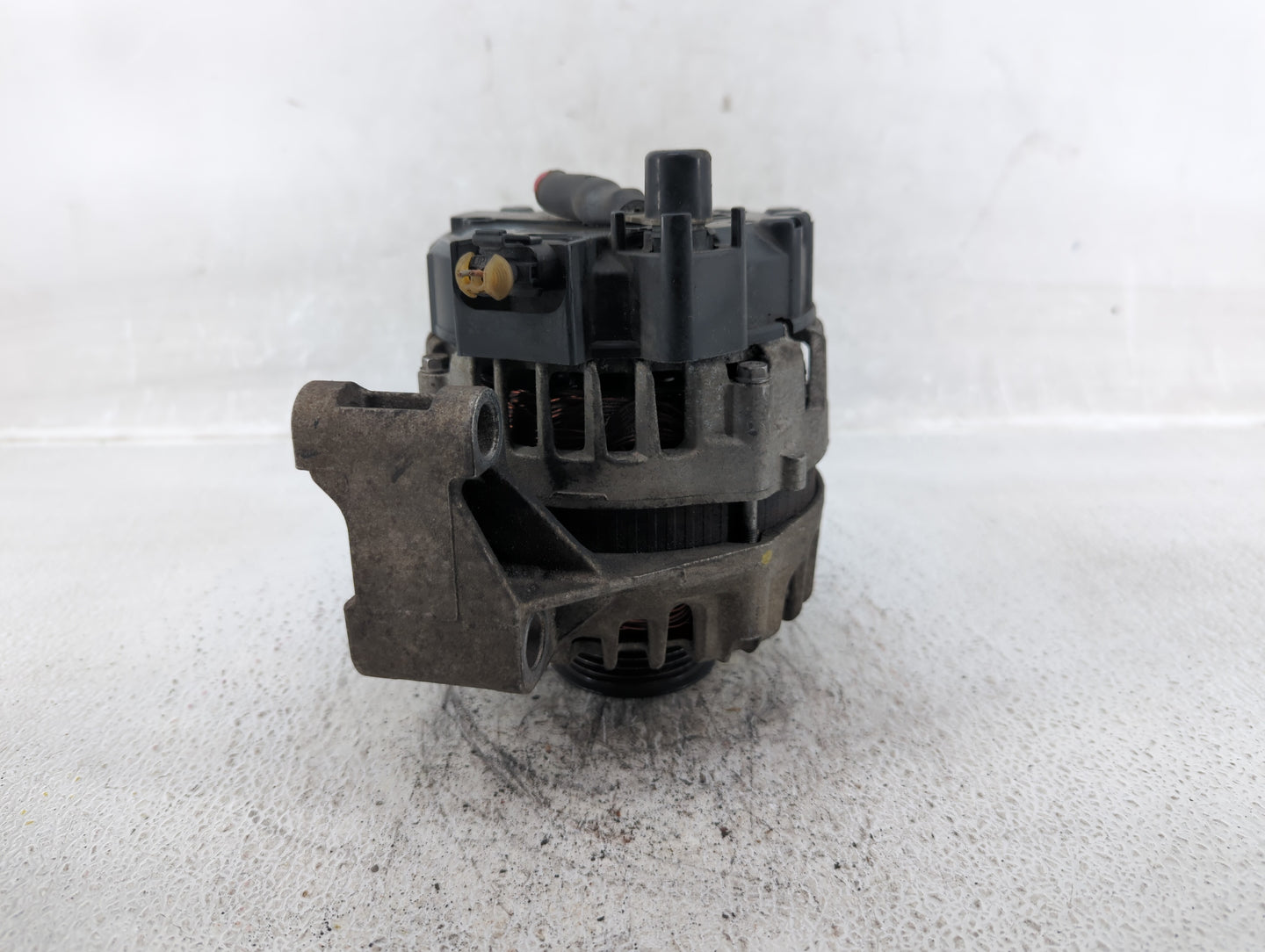 2017-2020 Chevrolet Impala Alternator Replacement Generator Charging Assembly Engine OEM P/N:13520825 Fits OEM Used Auto Par