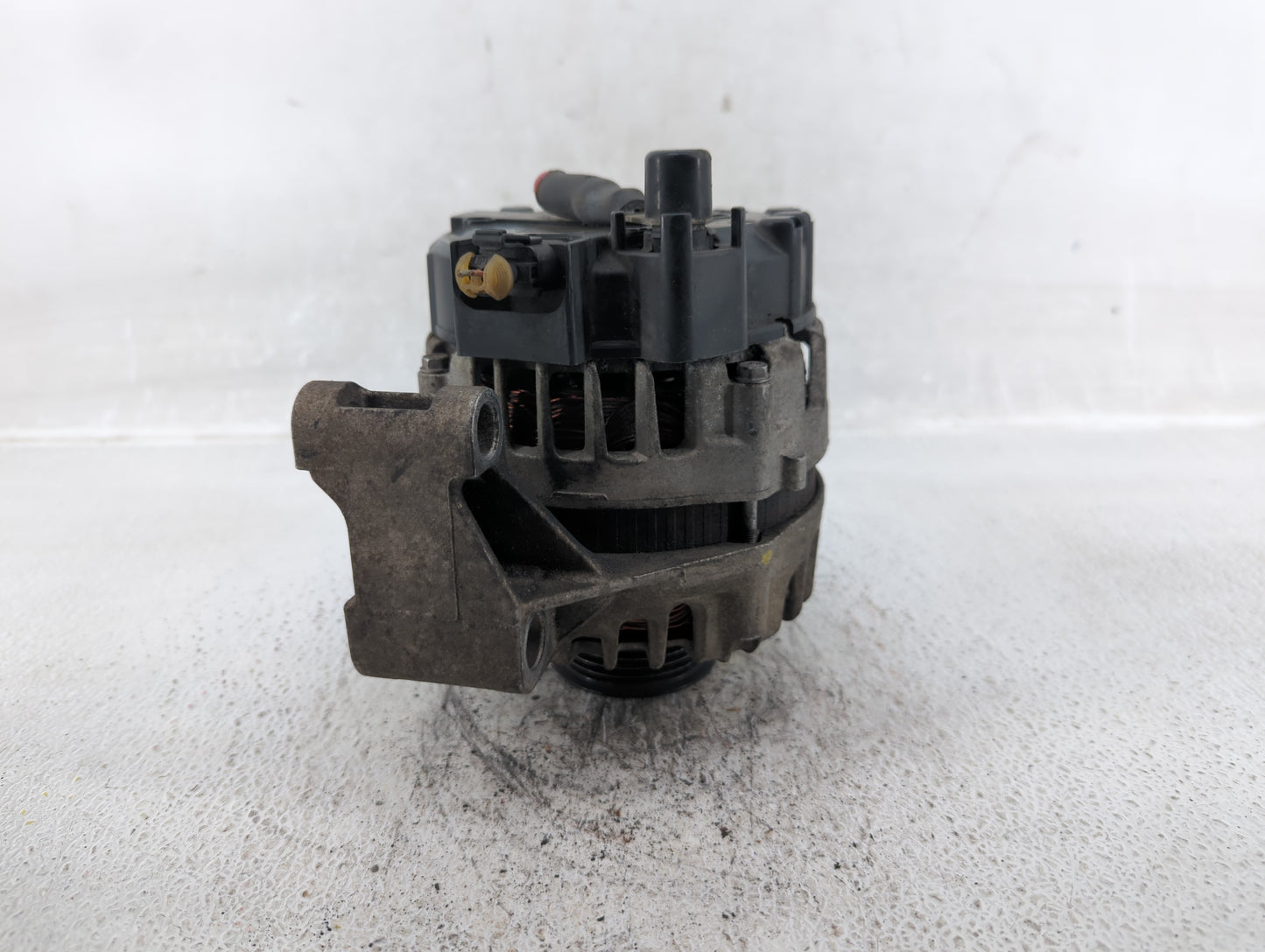 2017-2020 Chevrolet Impala Alternator Replacement Generator Charging Assembly Engine OEM P/N:13520825 Fits OEM Used Auto Par