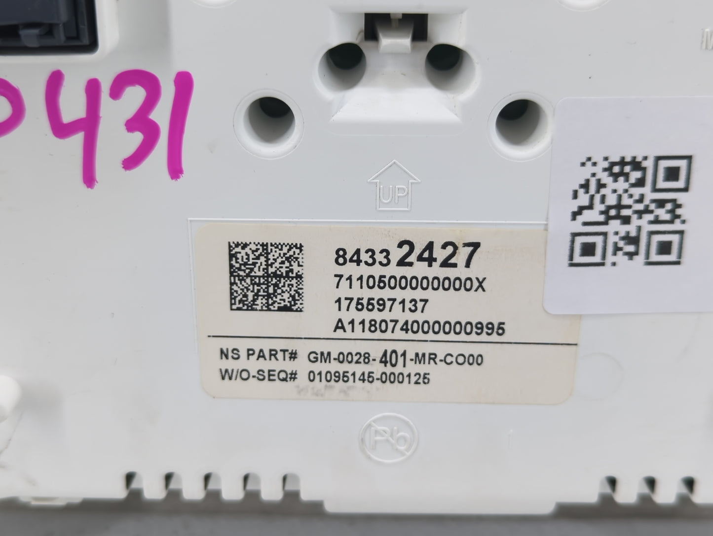 2017-2020 Chevrolet Impala Instrument Cluster Speedometer Gauges P/N:84332427 Fits Fits 2017 2018 2019 2020 OEM Used Auto Pa