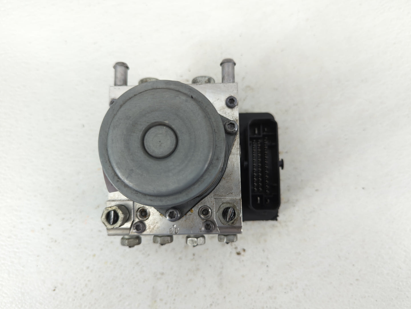 2017-2020 Chevrolet Impala ABS Pump Control Module Replacement P/N:84092226 Fits Fits 2017 2018 2019 2020 OEM Used Auto Part