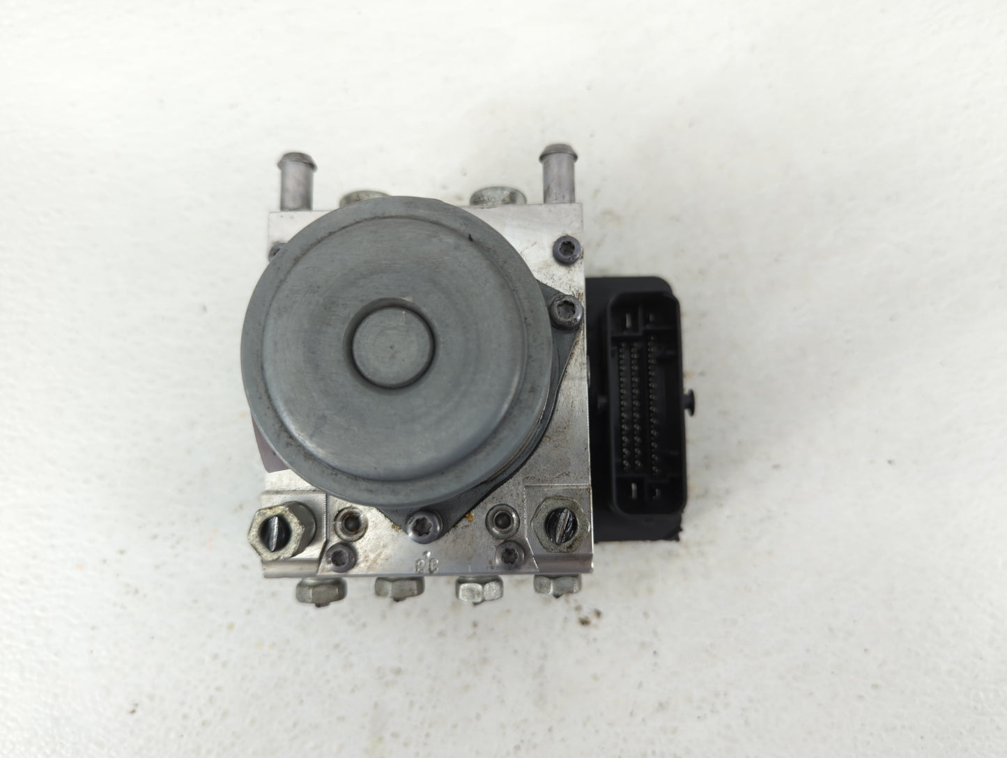 2017-2020 Chevrolet Impala ABS Pump Control Module Replacement P/N:84092226 Fits Fits 2017 2018 2019 2020 OEM Used Auto Part