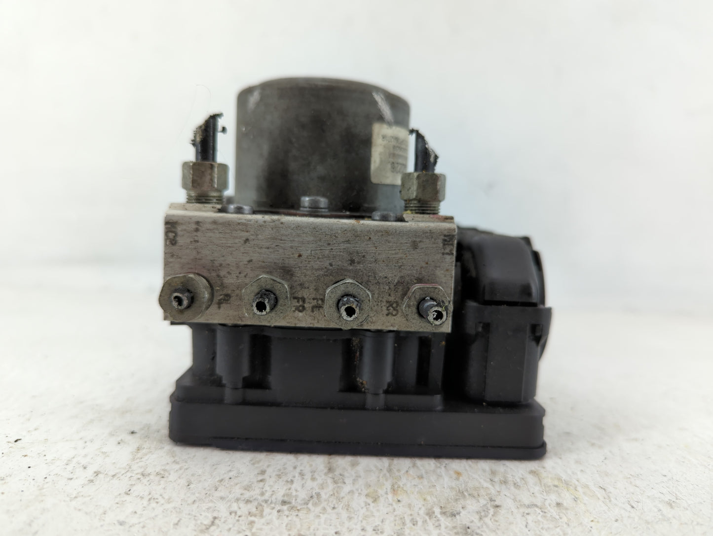2017-2020 Chevrolet Impala ABS Pump Control Module Replacement P/N:84092226 Fits Fits 2017 2018 2019 2020 OEM Used Auto Part