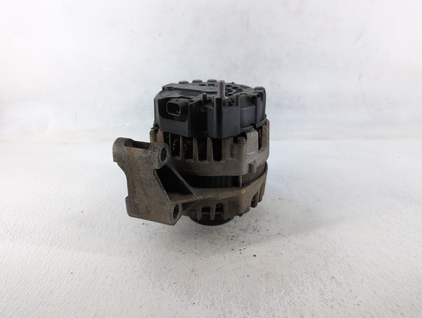 2017-2020 Chevrolet Impala Alternator Replacement Generator Charging Assembly Engine OEM P/N:13520825 Fits OEM Used Auto Par