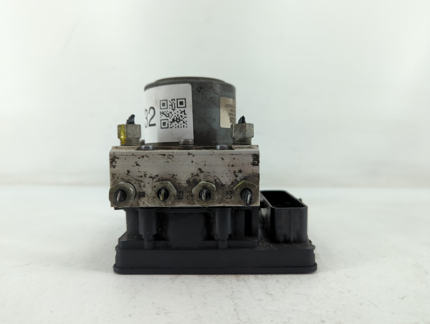 2017-2020 Chevrolet Impala ABS Pump Control Module Replacement P/N:84092226 Fits Fits 2017 2018 2019 2020 OEM Used Auto Part
