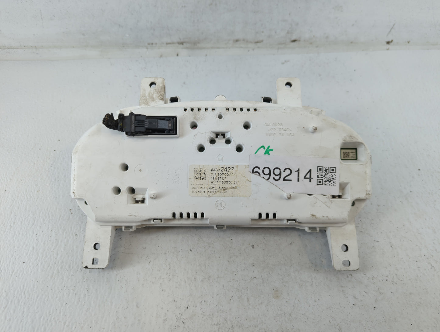 2017-2020 Chevrolet Impala Instrument Cluster Speedometer Gauges P/N:84723566 Fits Fits 2017 2018 2019 2020 OEM Used Auto Pa