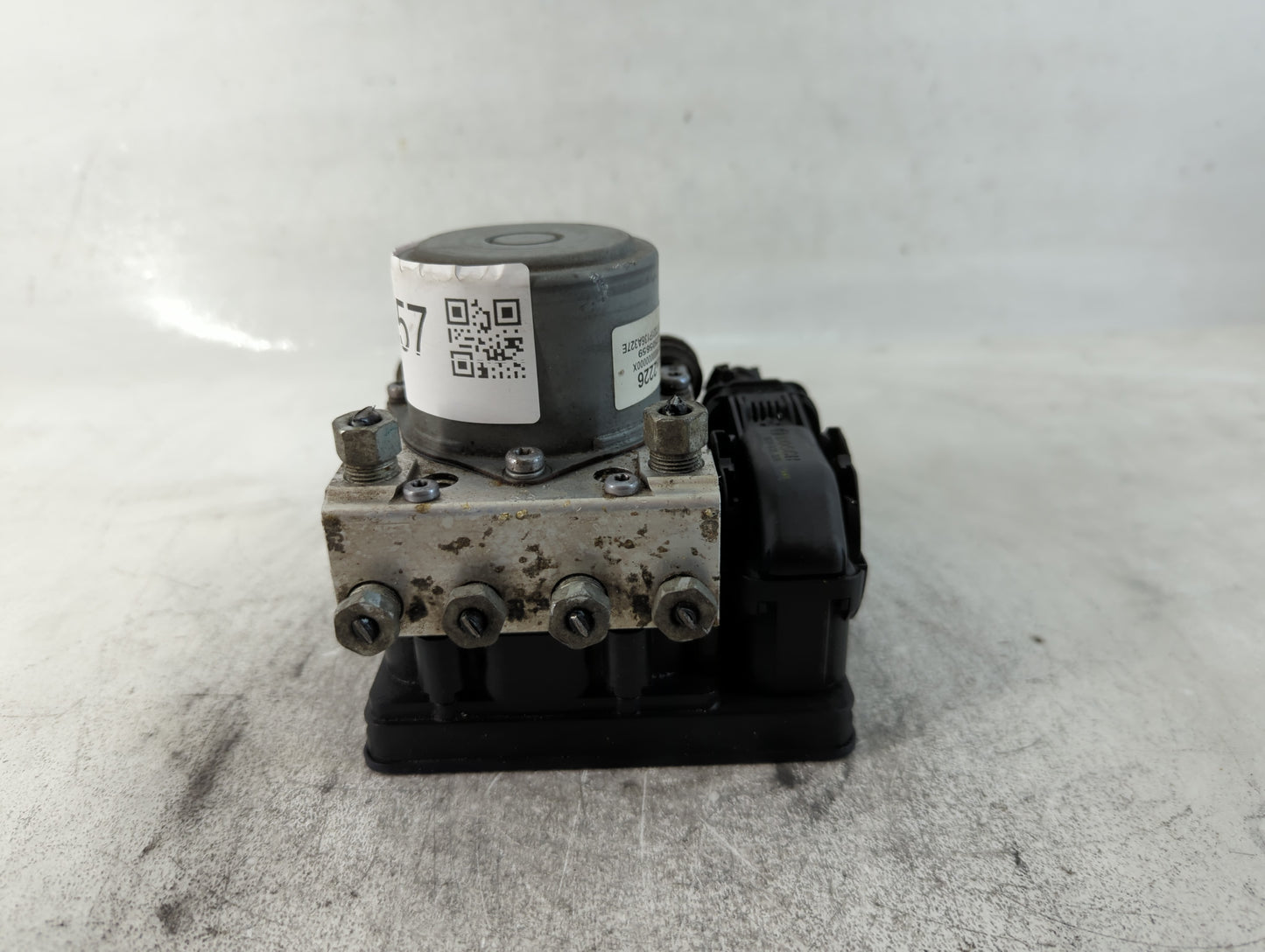 2017-2020 Chevrolet Impala ABS Pump Control Module Replacement P/N:84092226 Fits Fits 2017 2018 2019 2020 OEM Used Auto Part