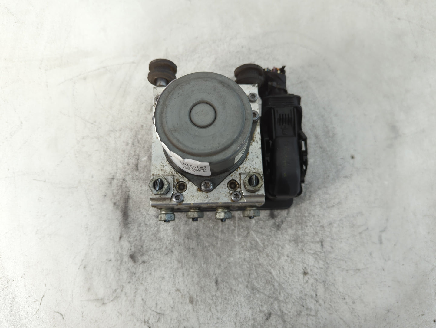 2017-2020 Chevrolet Impala ABS Pump Control Module Replacement P/N:84092226 Fits Fits 2017 2018 2019 2020 OEM Used Auto Part
