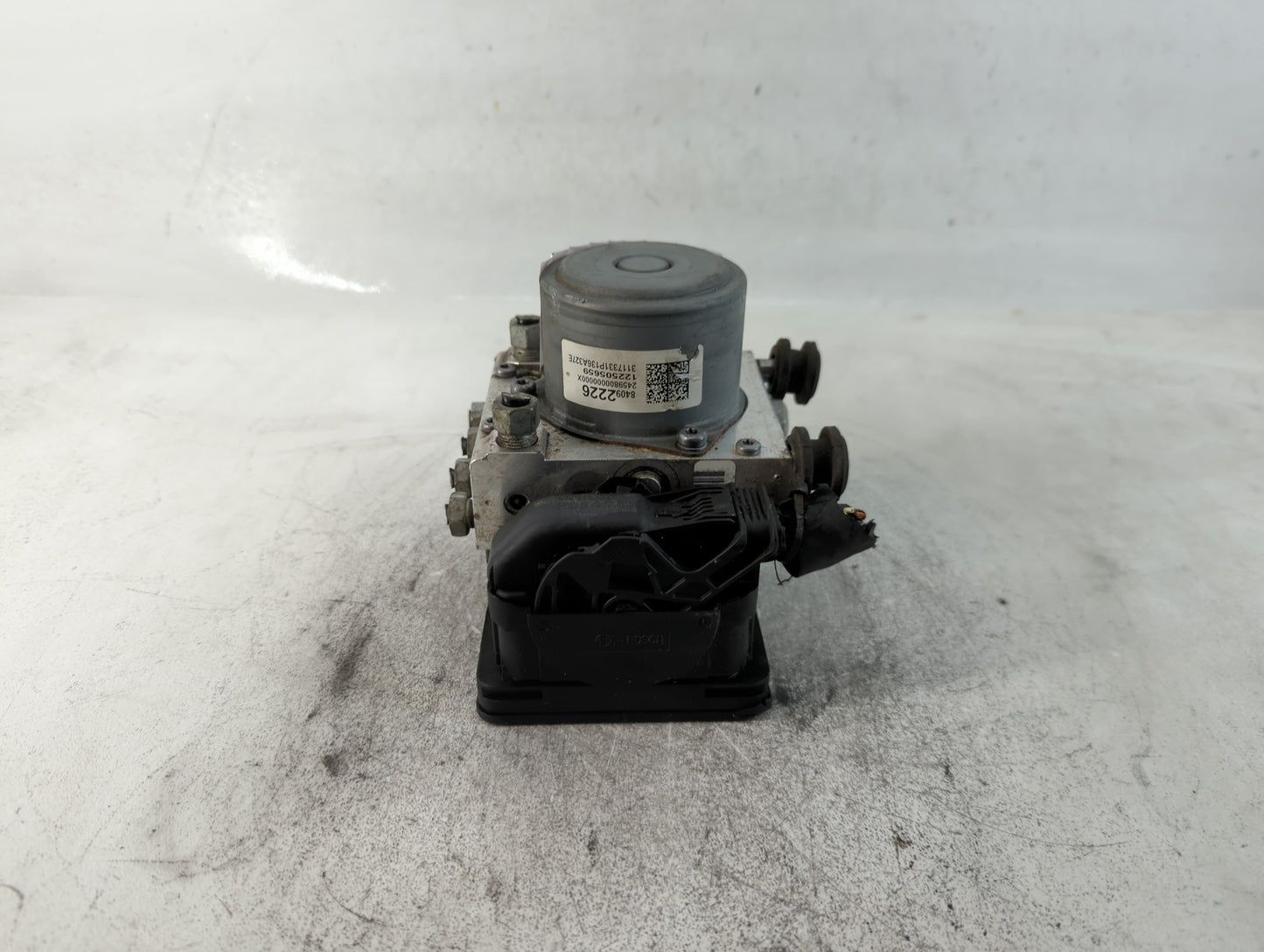 2017-2020 Chevrolet Impala ABS Pump Control Module Replacement P/N:84092226 Fits Fits 2017 2018 2019 2020 OEM Used Auto Part