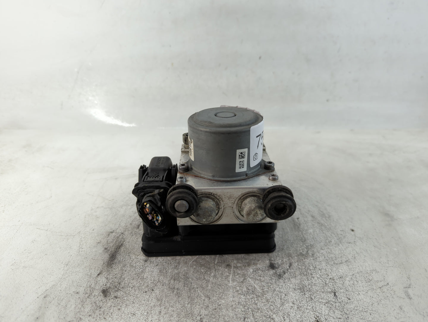 2017-2020 Chevrolet Impala ABS Pump Control Module Replacement P/N:84092226 Fits Fits 2017 2018 2019 2020 OEM Used Auto Part