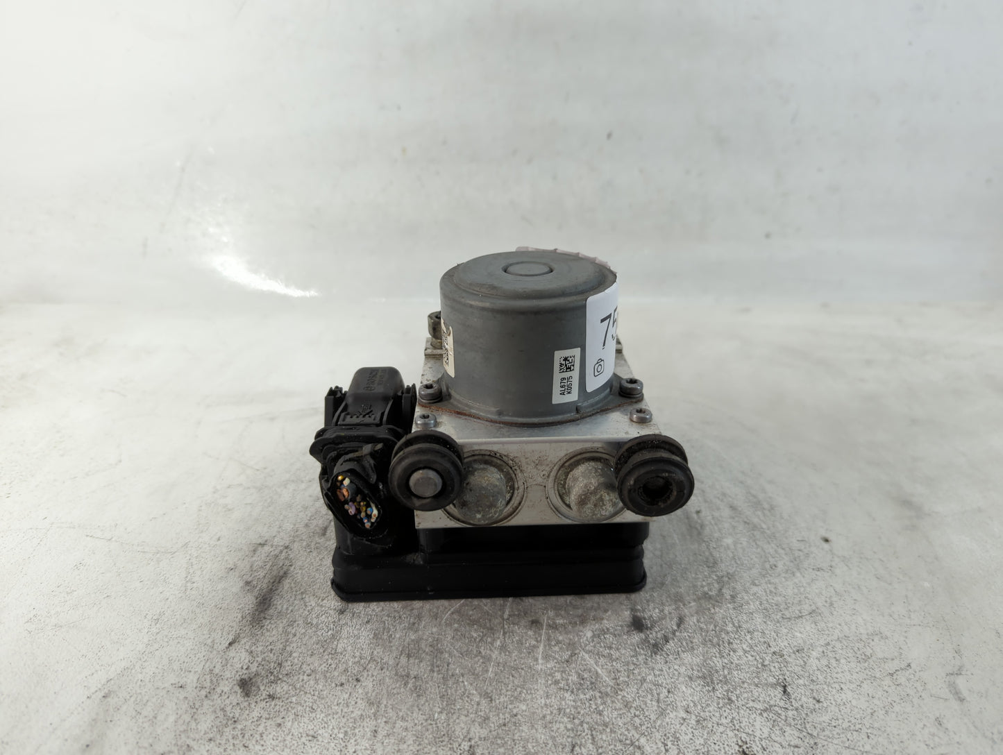 2017-2020 Chevrolet Impala ABS Pump Control Module Replacement P/N:84092226 Fits Fits 2017 2018 2019 2020 OEM Used Auto Part