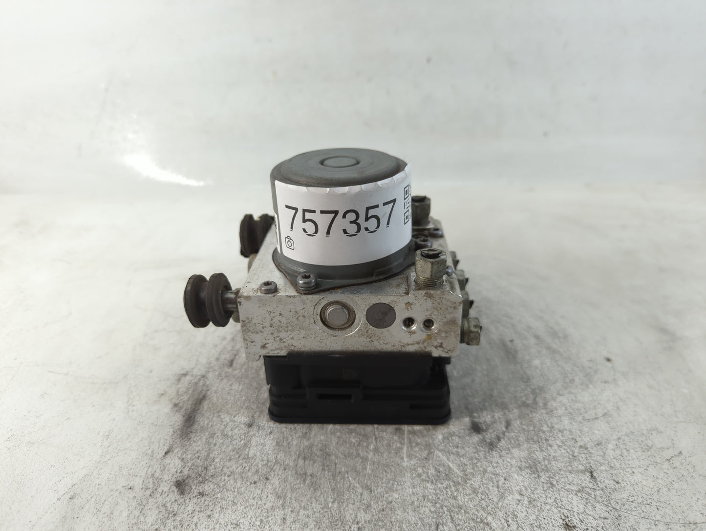 2017-2020 Chevrolet Impala ABS Pump Control Module Replacement P/N:84092226 Fits Fits 2017 2018 2019 2020 OEM Used Auto Part