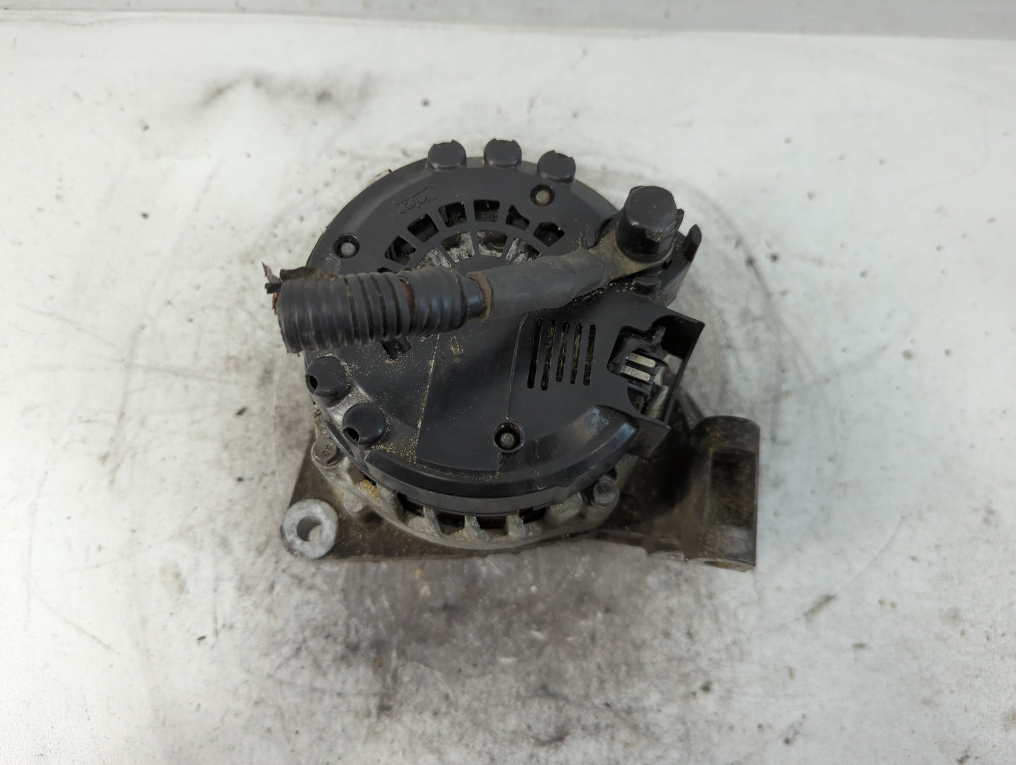 2017-2020 Chevrolet Impala Alternator Replacement Generator Charging Assembly Engine OEM P/N:13520825 Fits OEM Used Auto Par