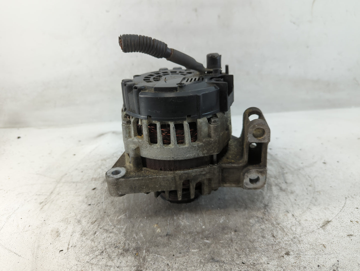 2017-2020 Chevrolet Impala Alternator Replacement Generator Charging Assembly Engine OEM P/N:13520825 Fits OEM Used Auto Par
