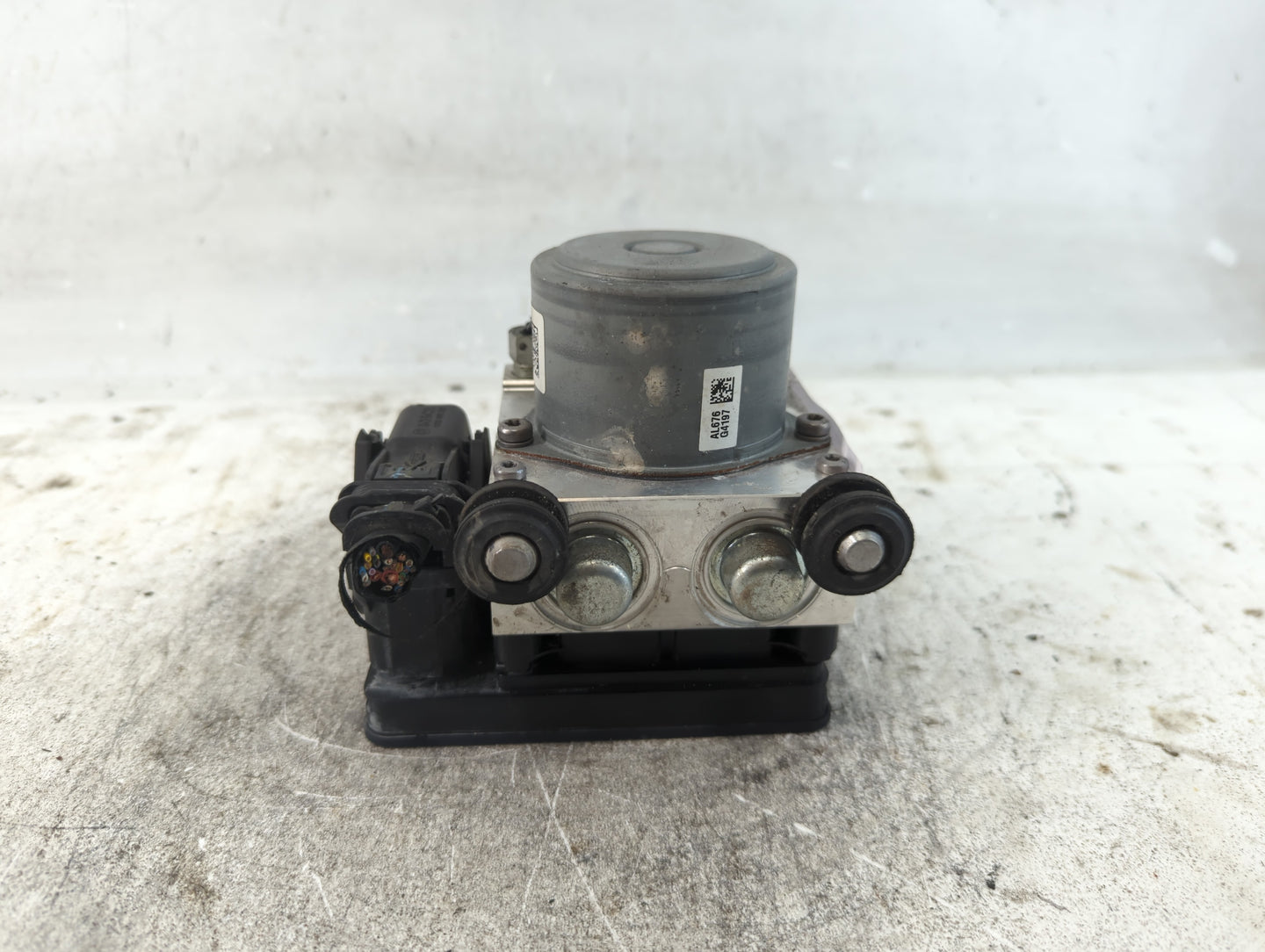 2017-2020 Chevrolet Impala ABS Pump Control Module Replacement P/N:84092226 Fits Fits 2017 2018 2019 2020 OEM Used Auto Part