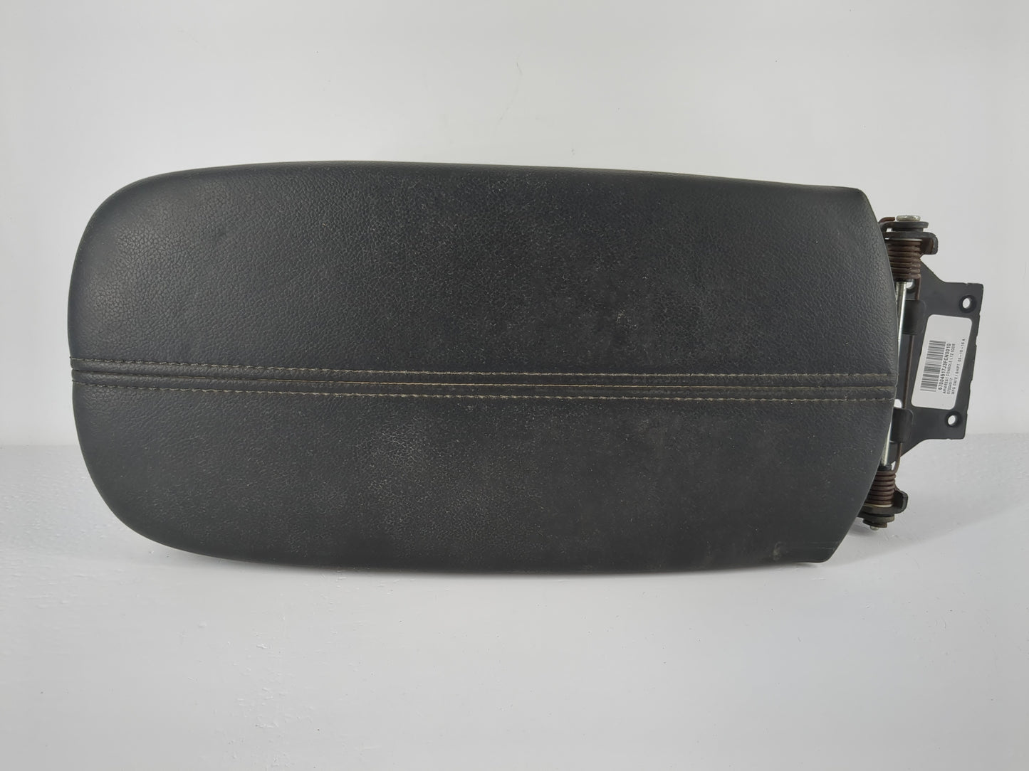 2016-2021 Chevrolet Malibu Center Console Armrest Cover Lid P/N:67004517J3FCN0010 57004517 Fits Fits 2016 2017 2018 2019 202