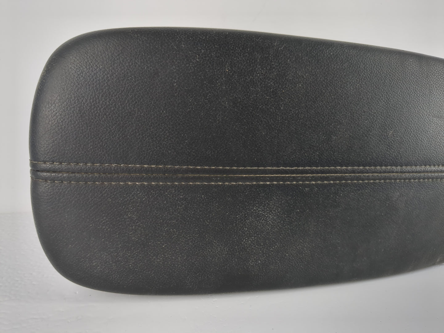 2016-2021 Chevrolet Malibu Center Console Armrest Cover Lid P/N:67004517J3FCN0010 57004517 Fits Fits 2016 2017 2018 2019 202
