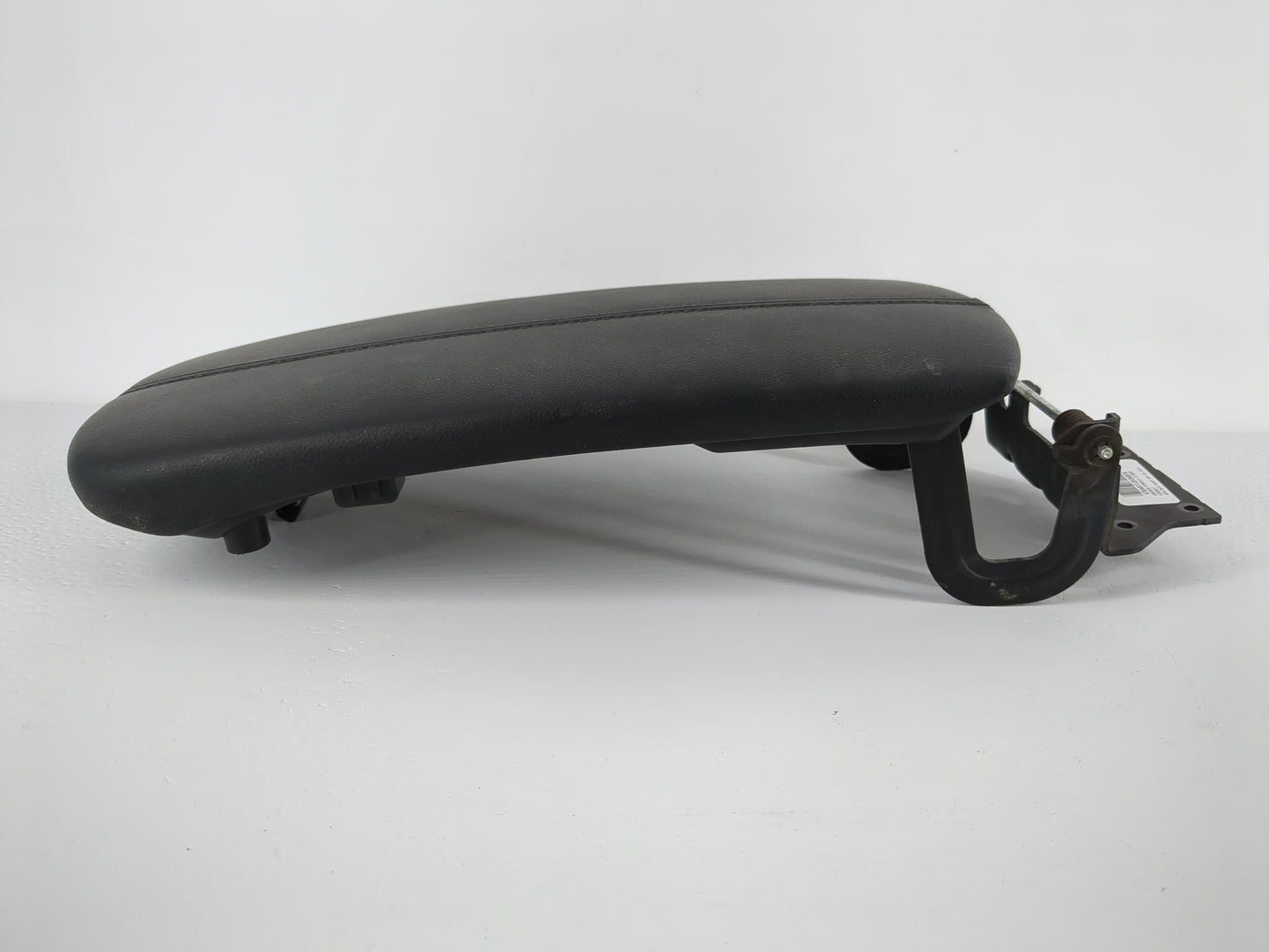 2016-2021 Chevrolet Malibu Center Console Armrest Cover Lid P/N:67004517J3FCN0010 57004517 Fits Fits 2016 2017 2018 2019 202