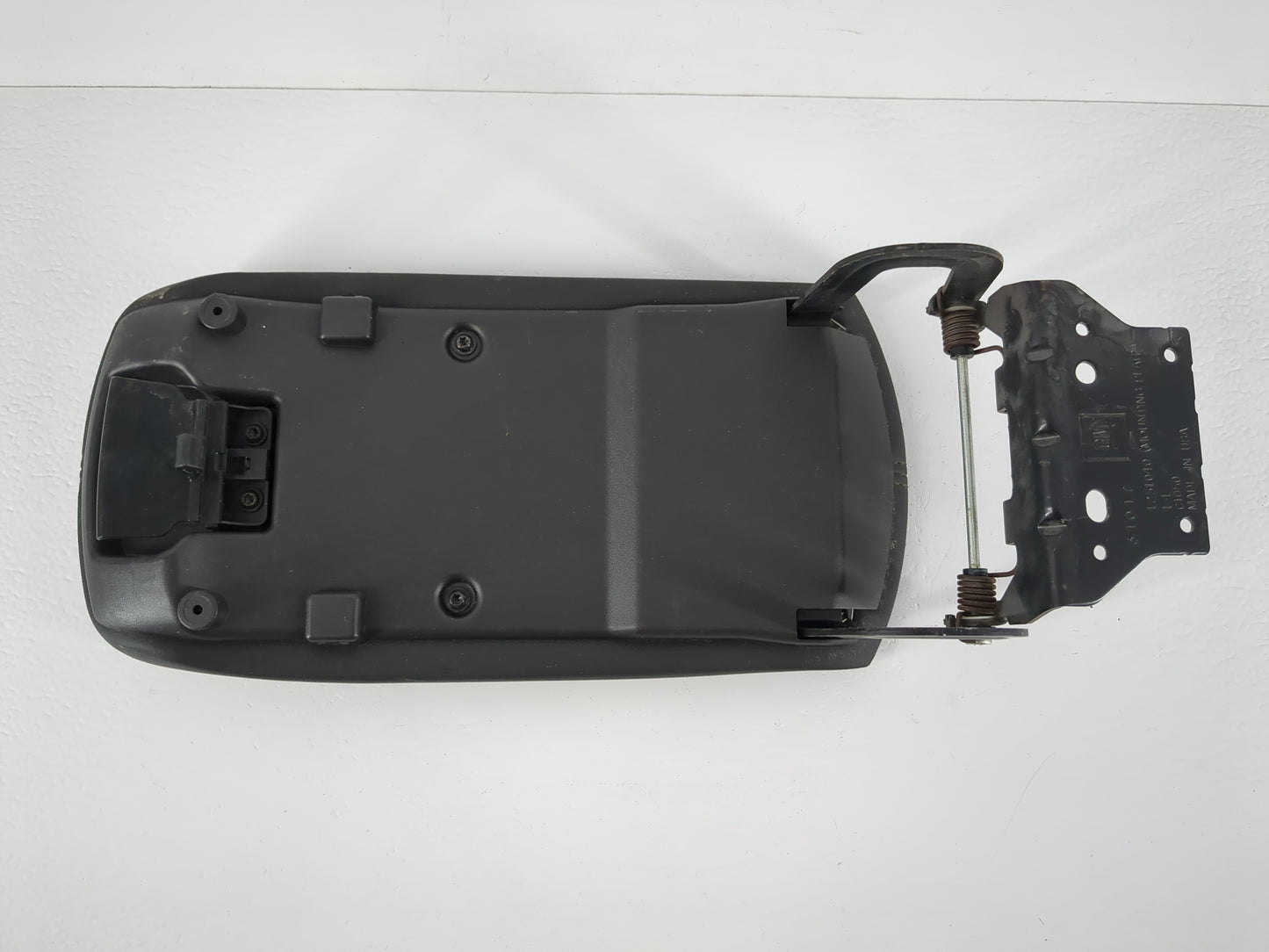2016-2021 Chevrolet Malibu Center Console Armrest Cover Lid P/N:67004517J3FCN0010 57004517 Fits Fits 2016 2017 2018 2019 202