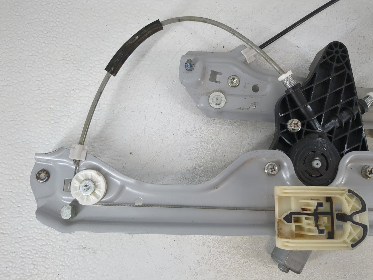 2016-2021 Chevrolet Malibu Passenger Front Right Power Window Motor - Oemusedautoparts1.com