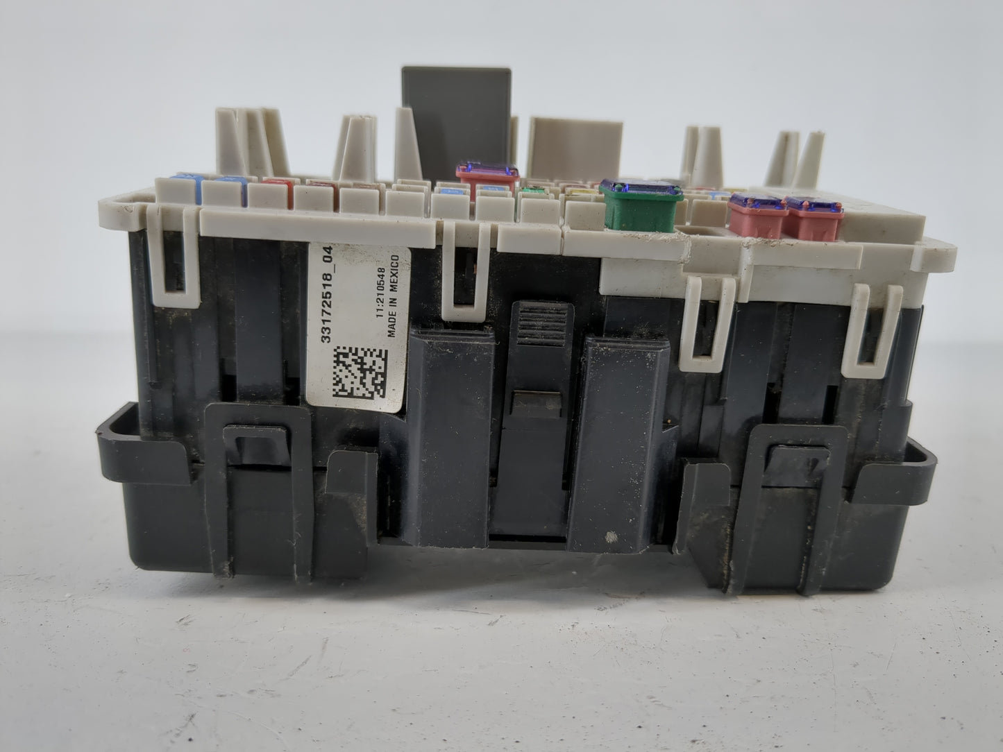 2018 Chevrolet Malibu Fusebox Fuse Box Panel Relay Module Fits OEM Used Auto Parts - Oemusedautoparts1.com
