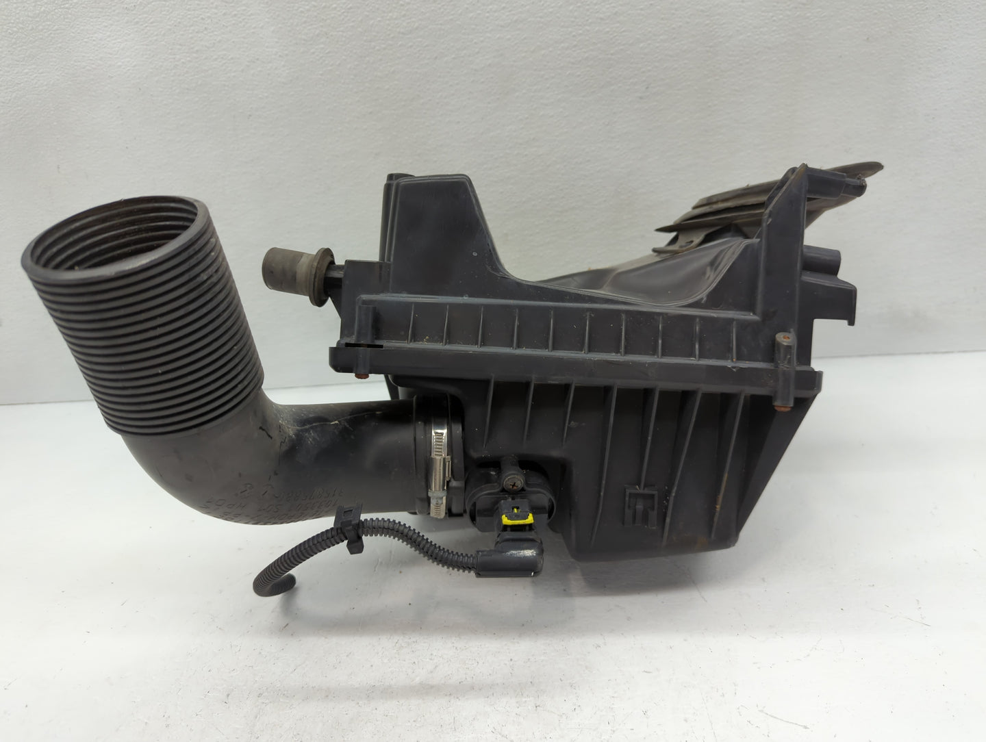 2016-2021 Chevrolet Malibu Air Cleaner Intake-duct Hose Tube - Oemusedautoparts1.com