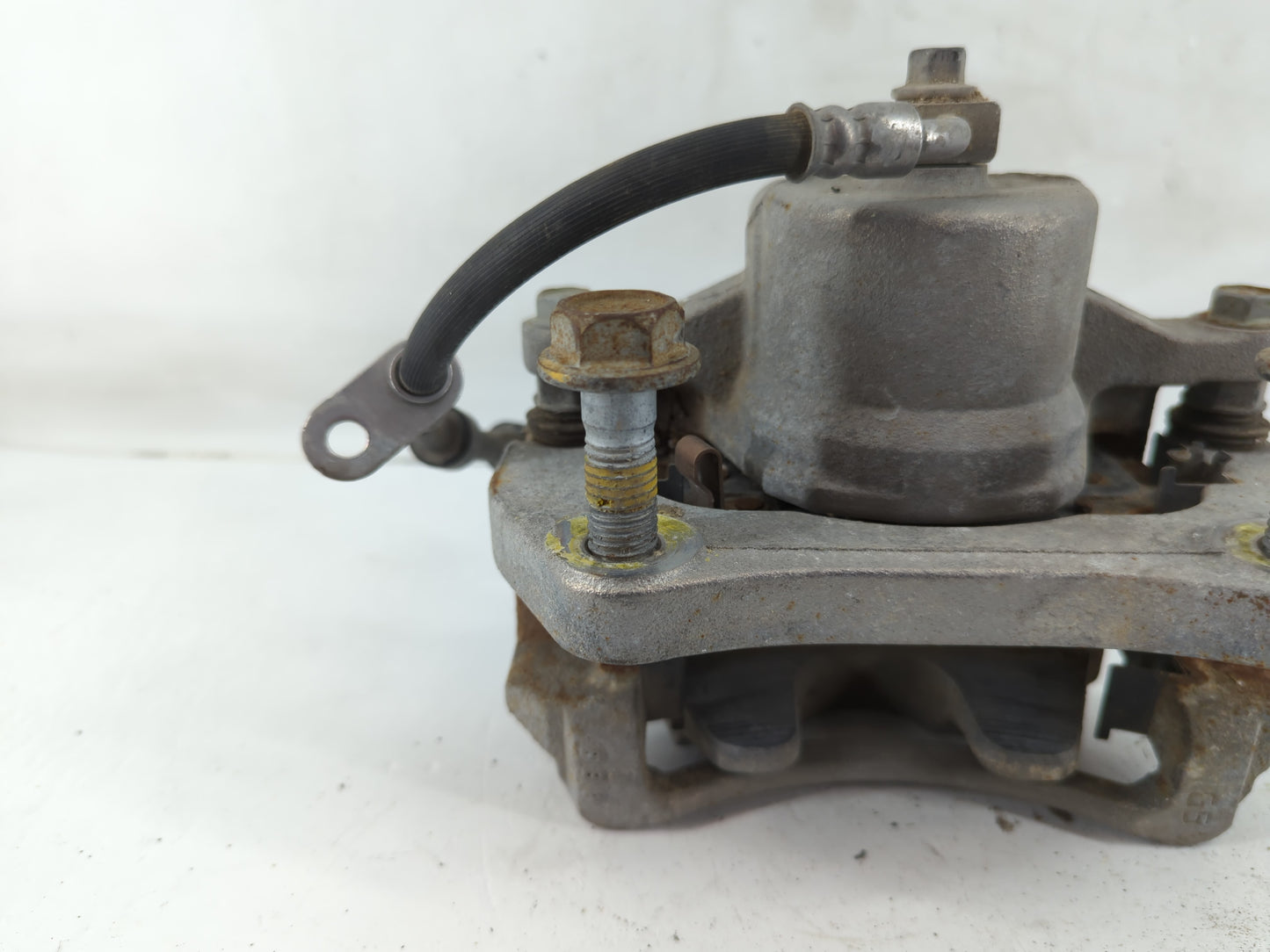 2018 Chevrolet Malibu Front Driver Left Brake Caliper - Oemusedautoparts1.com