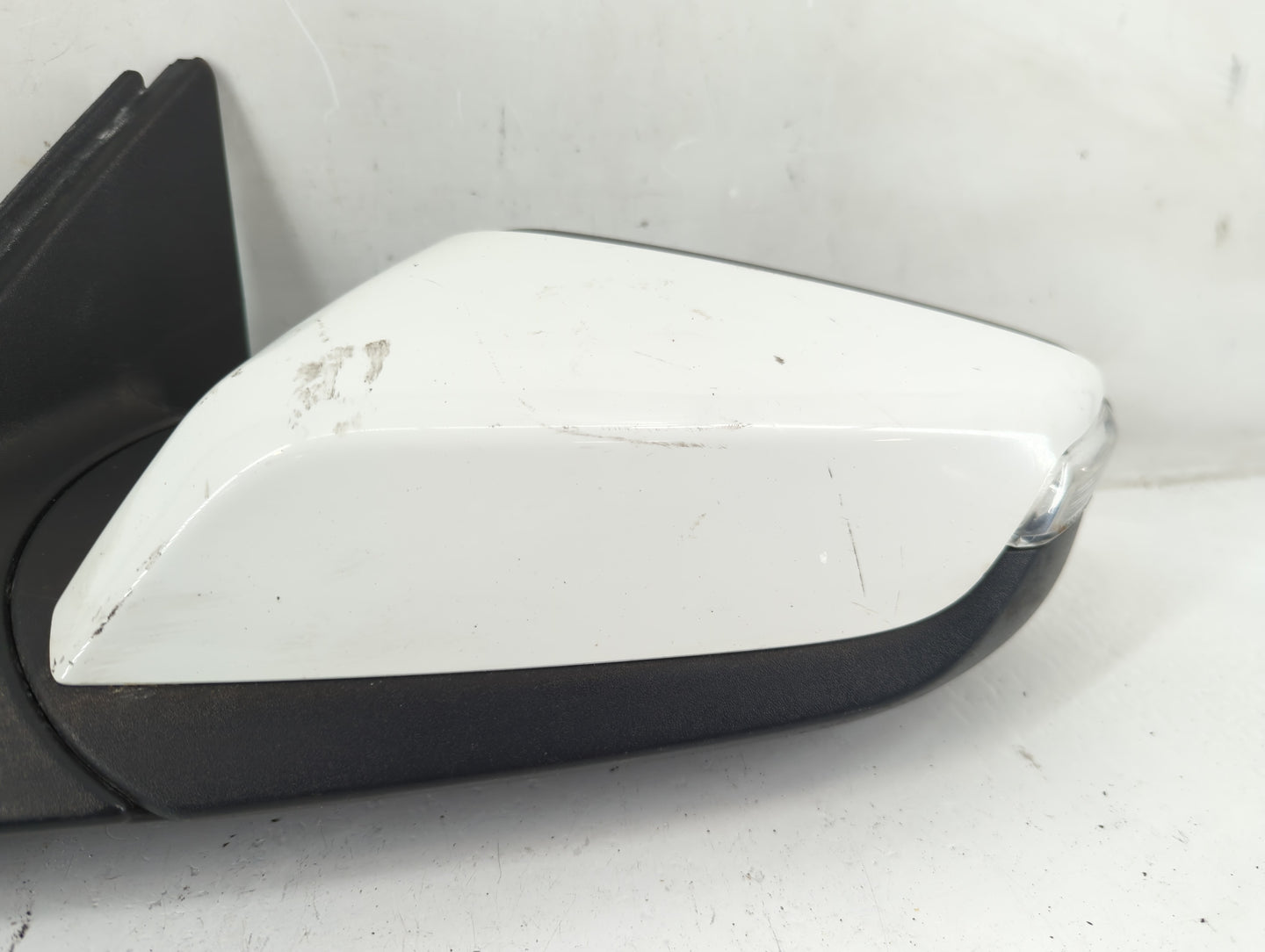 2016-2018 Chevrolet Malibu Driver Side View Mirror - Left Door Mirror OEM Used - Oemusedautoparts1.com