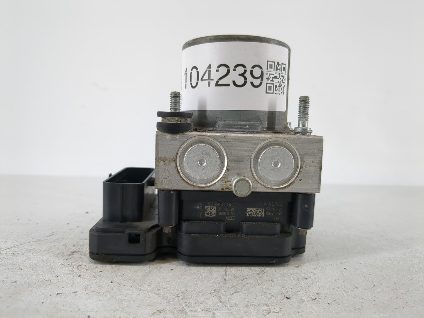 2018 Chevrolet Malibu ABS Pump Control Module Replacement P/N:84325538 Fits OEM Used Auto Parts - Oemusedautoparts1.com
