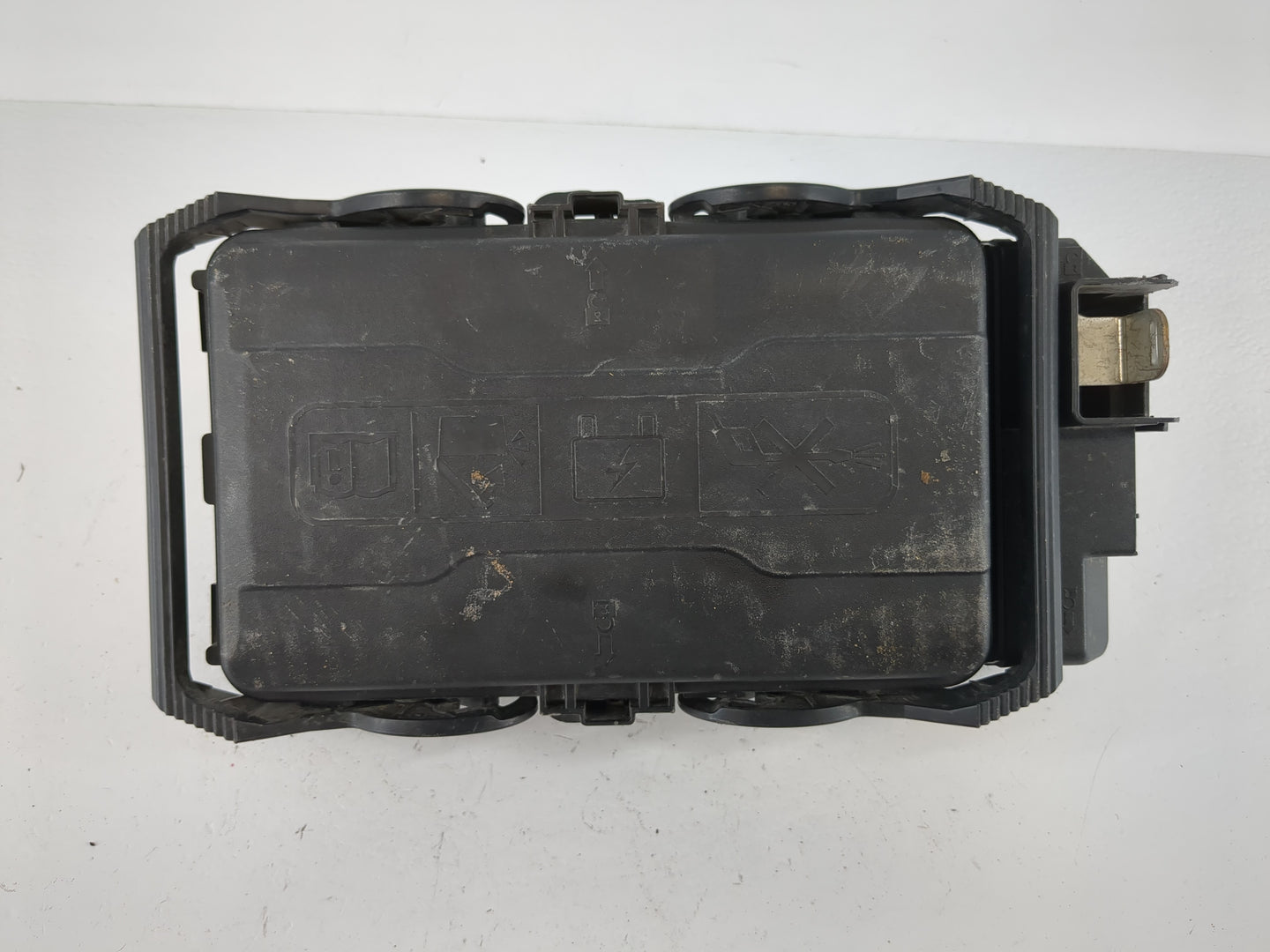 2018-2019 Chevrolet Malibu Fusebox Fuse Box Panel Relay Module P/N:84181107_03 Fits Fits 2018 2019 OEM Used Auto Parts - Oem