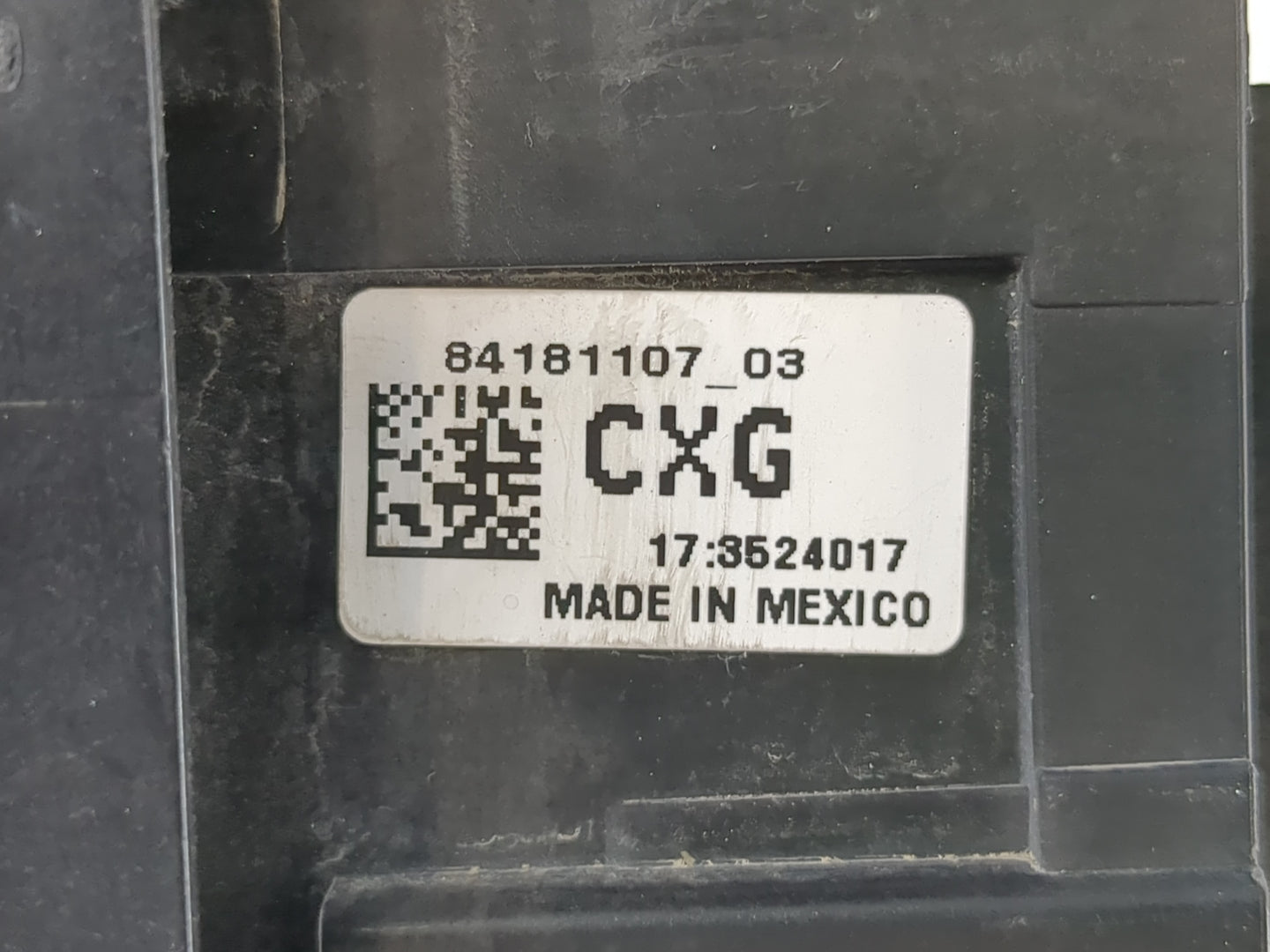 2018-2019 Chevrolet Malibu Fusebox Fuse Box Panel Relay Module P/N:84181107_03 Fits Fits 2018 2019 OEM Used Auto Parts - Oem