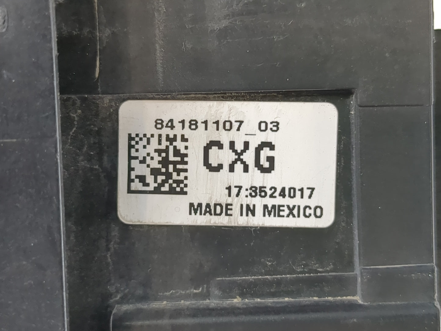 2018-2019 Chevrolet Malibu Fusebox Fuse Box Panel Relay Module P/N:84181107_03 Fits Fits 2018 2019 OEM Used Auto Parts - Oem