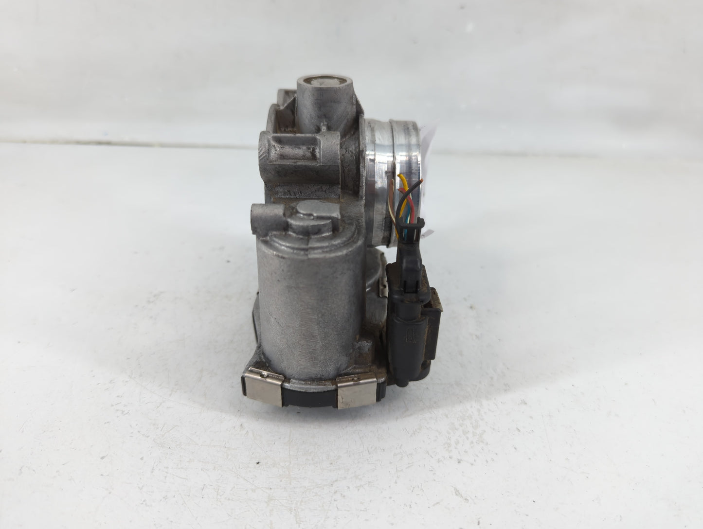 2016-2021 Chevrolet Malibu Throttle Body P/N:12671379AA Fits Fits 2016 2017 2018 2019 2020 2021 2022 OEM Used Auto Parts - O