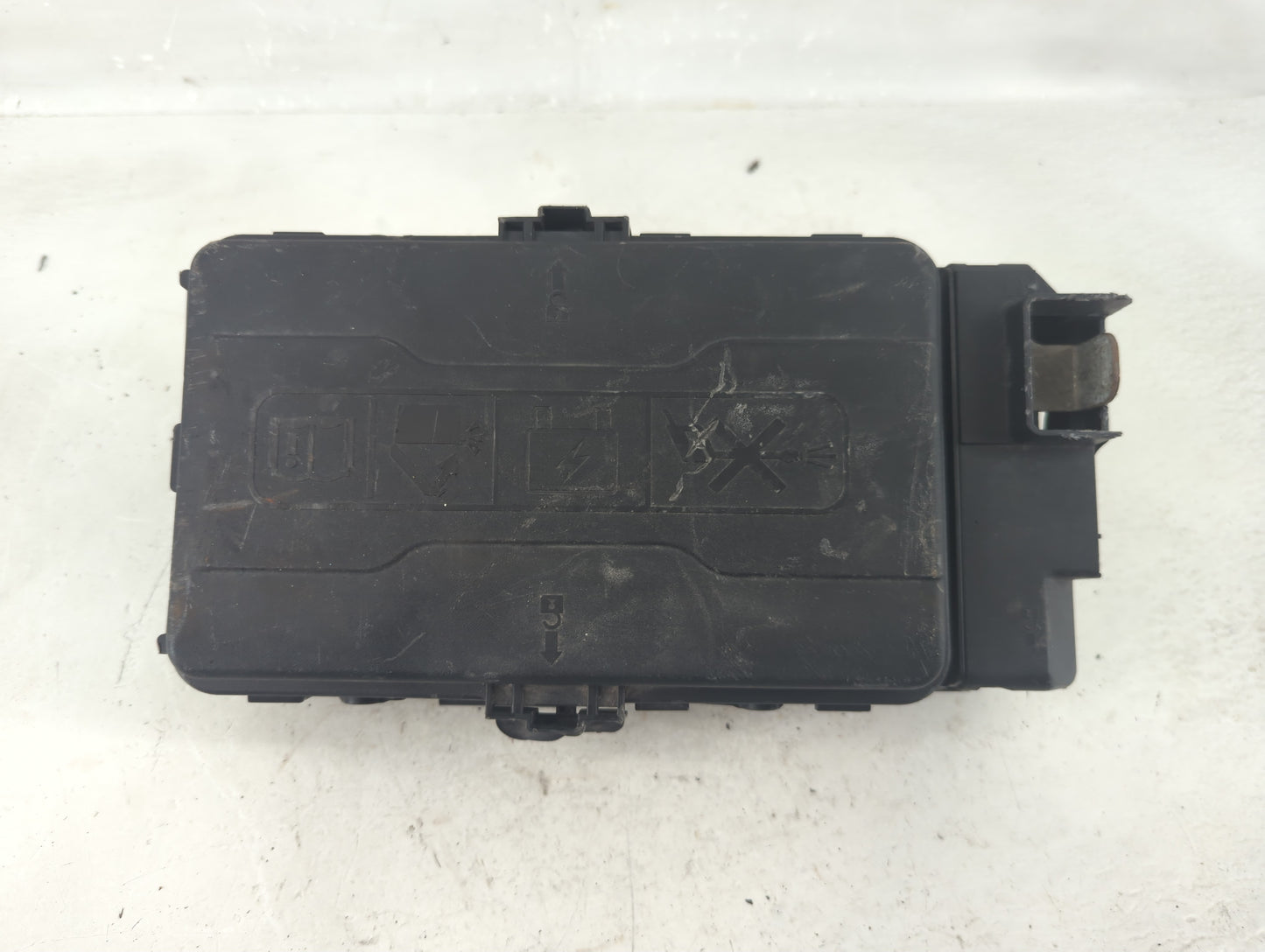 2017-2018 Chevrolet Malibu Fusebox Fuse Box Panel Relay Module Fits Fits 2017 2018 OEM Used Auto Parts - Oemusedautoparts1.c