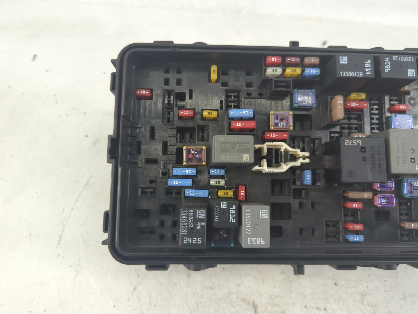 2017-2018 Chevrolet Malibu Fusebox Fuse Box Panel Relay Module Fits Fits 2017 2018 OEM Used Auto Parts - Oemusedautoparts1.c