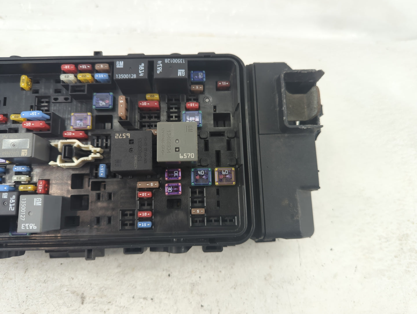 2017-2018 Chevrolet Malibu Fusebox Fuse Box Panel Relay Module Fits Fits 2017 2018 OEM Used Auto Parts - Oemusedautoparts1.c