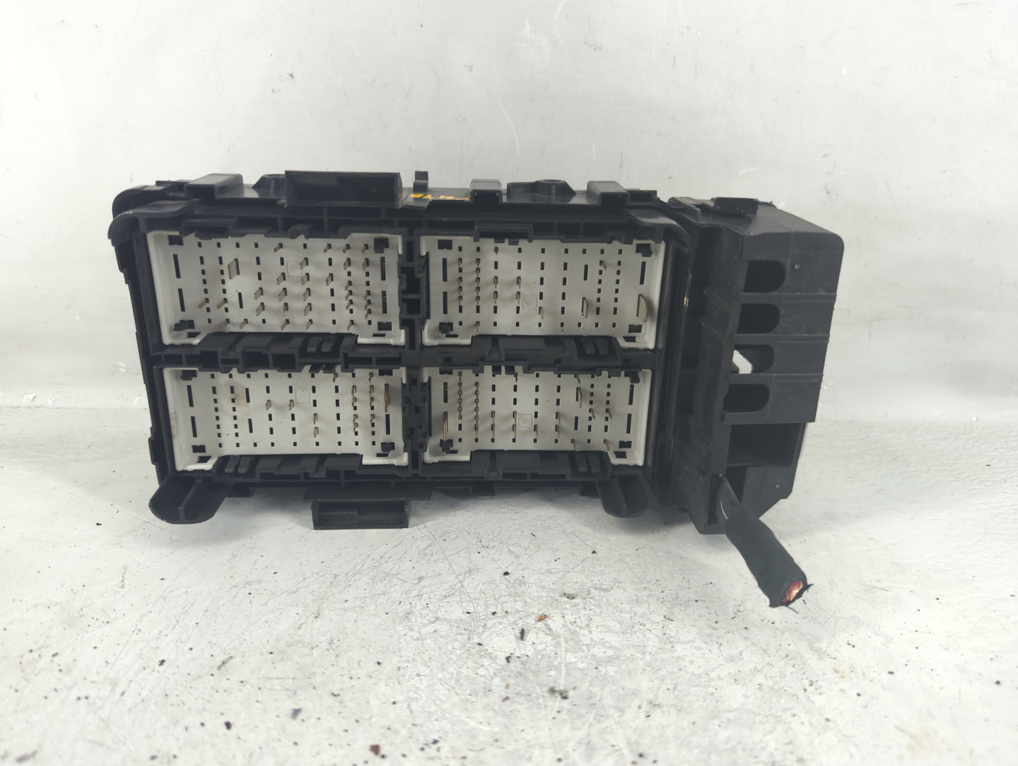 2017-2018 Chevrolet Malibu Fusebox Fuse Box Panel Relay Module Fits Fits 2017 2018 OEM Used Auto Parts - Oemusedautoparts1.c