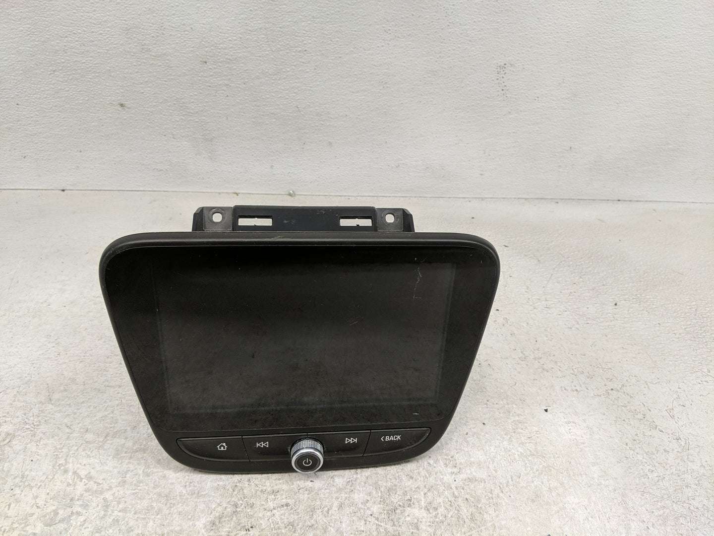 2018 Chevrolet Malibu Radio AM FM Cd Player Receiver Replacement P/N:84305071 Fits OEM Used Auto Parts - Oemusedautoparts1.c