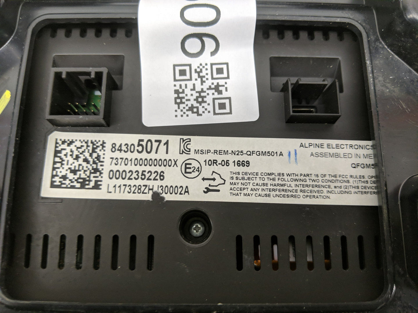 2018 Chevrolet Malibu Radio AM FM Cd Player Receiver Replacement P/N:84305071 Fits OEM Used Auto Parts - Oemusedautoparts1.c