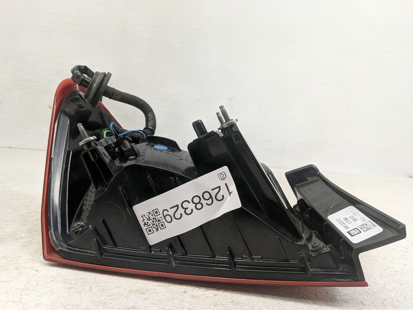 2016-2021 Chevrolet Malibu Tail Light Assembly Passenger Right OEM P/N:17198 84132377 Fits Fits 2016 2017 2018 2019 2020 202