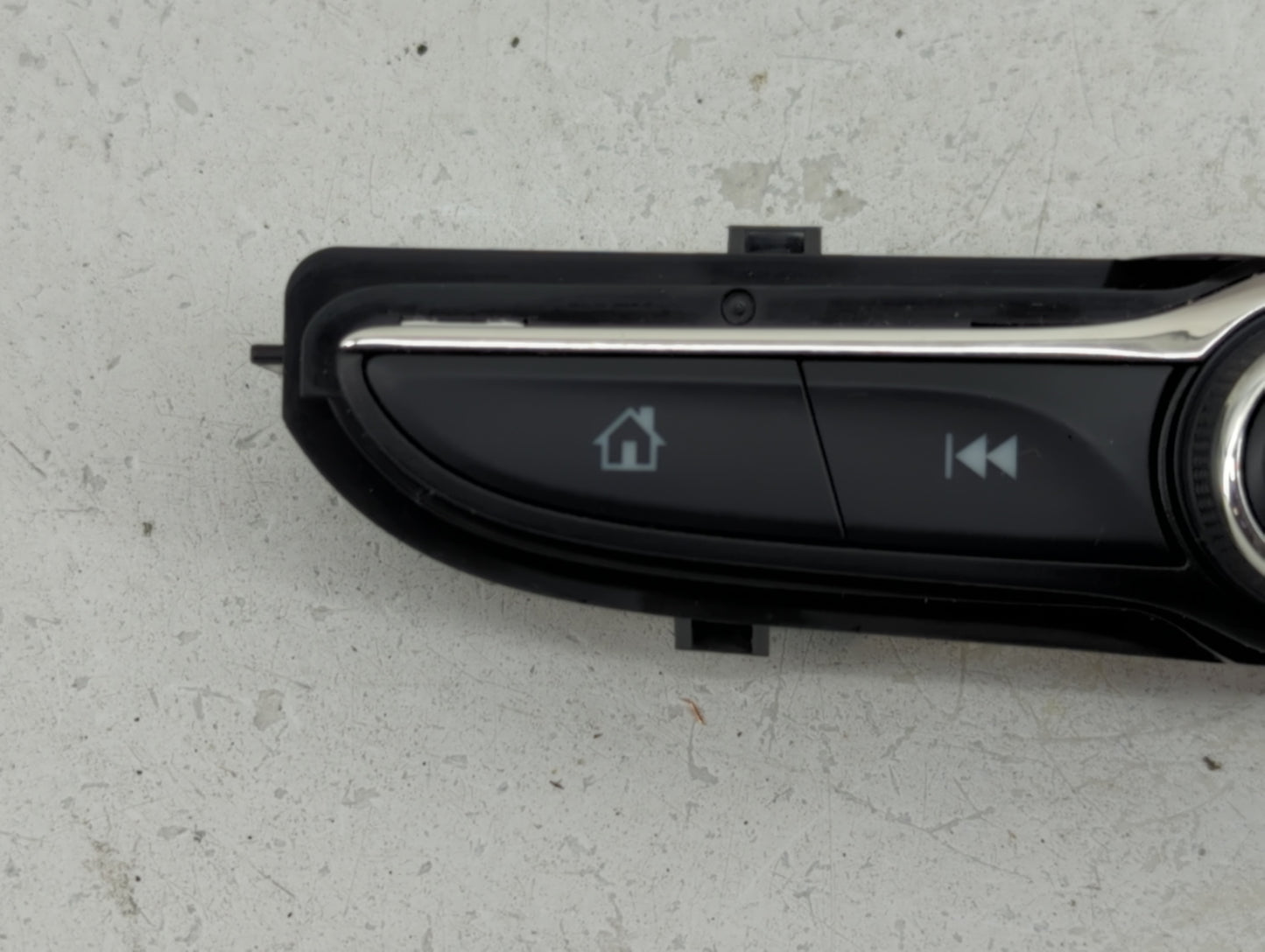 2018-2018 Chevrolet Malibu Radio Control Panel - Oemusedautoparts1.com