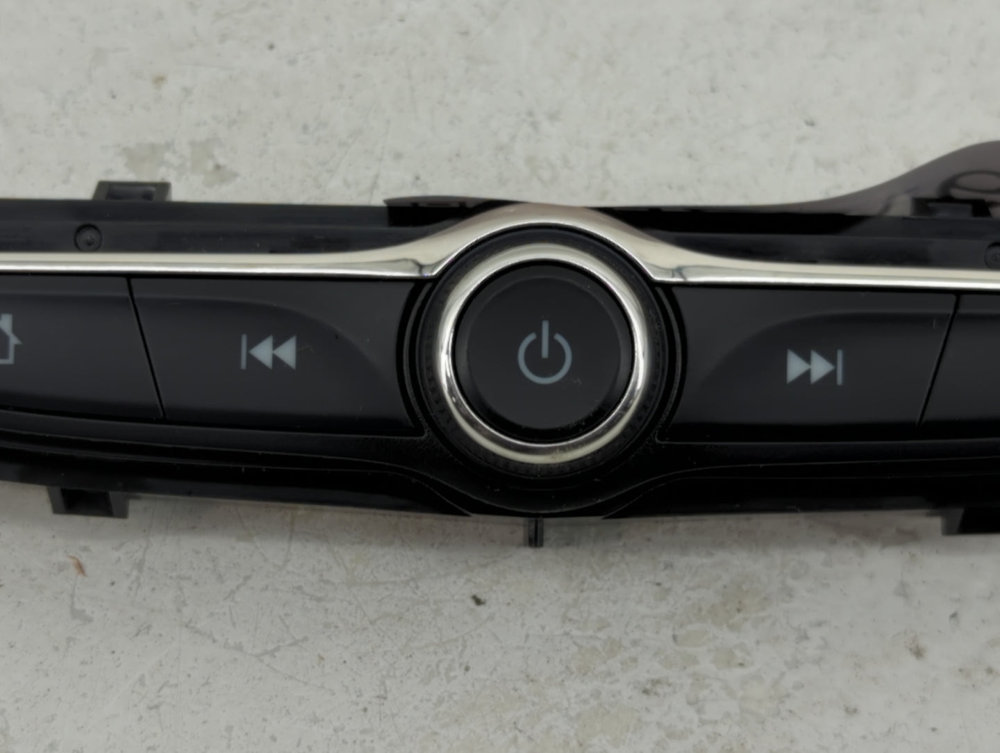 2018-2018 Chevrolet Malibu Radio Control Panel - Oemusedautoparts1.com