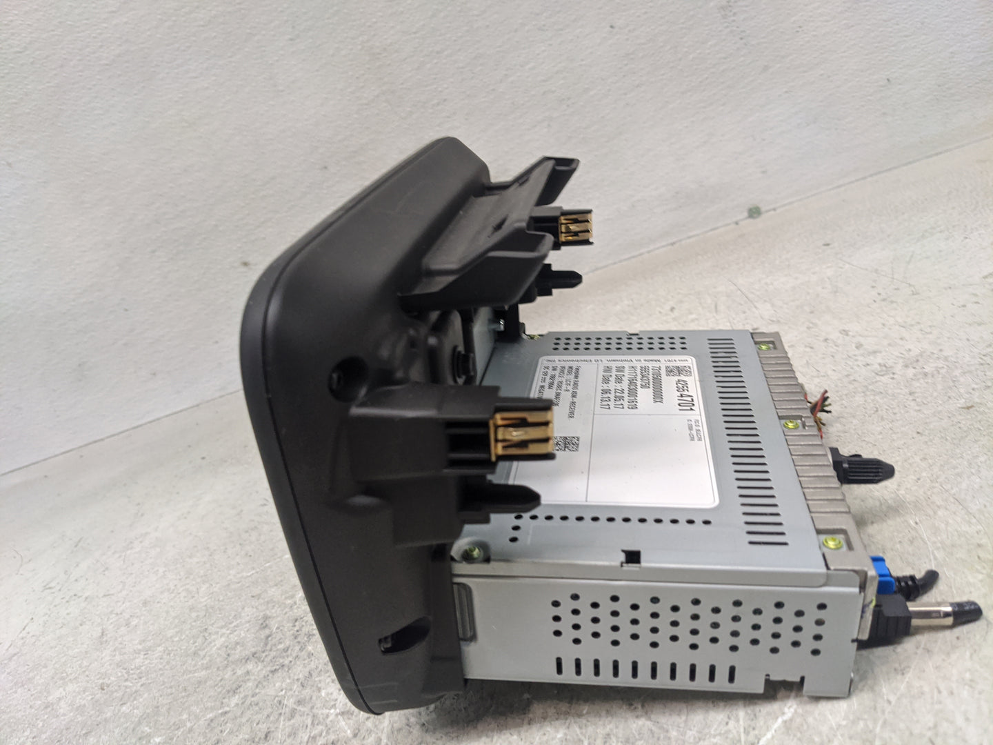 2018 Chevrolet Malibu Radio AM FM Cd Player Receiver Replacement P/N:42554701 42554703 Fits OEM Used Auto Parts - Oemusedaut