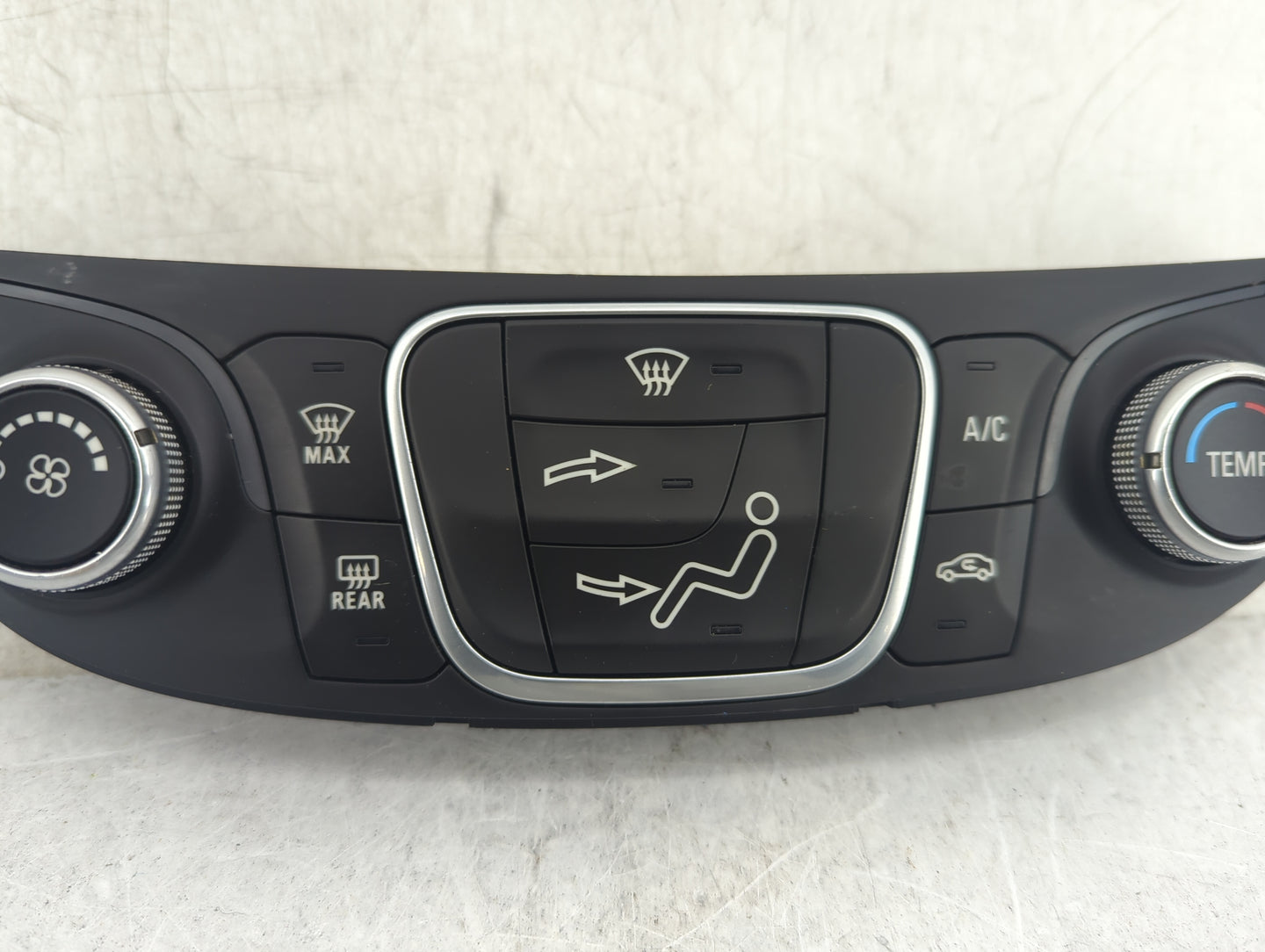 2018 Chevrolet Malibu Climate Control Module Temperature AC/Heater Replacement P/N:84105597 Fits OEM Used Auto Parts - Oemus
