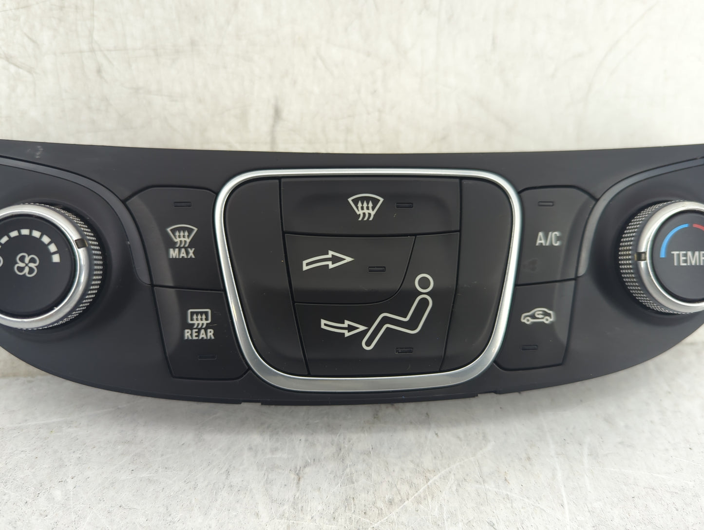 2018 Chevrolet Malibu Climate Control Module Temperature AC/Heater Replacement P/N:84105597 Fits OEM Used Auto Parts - Oemus