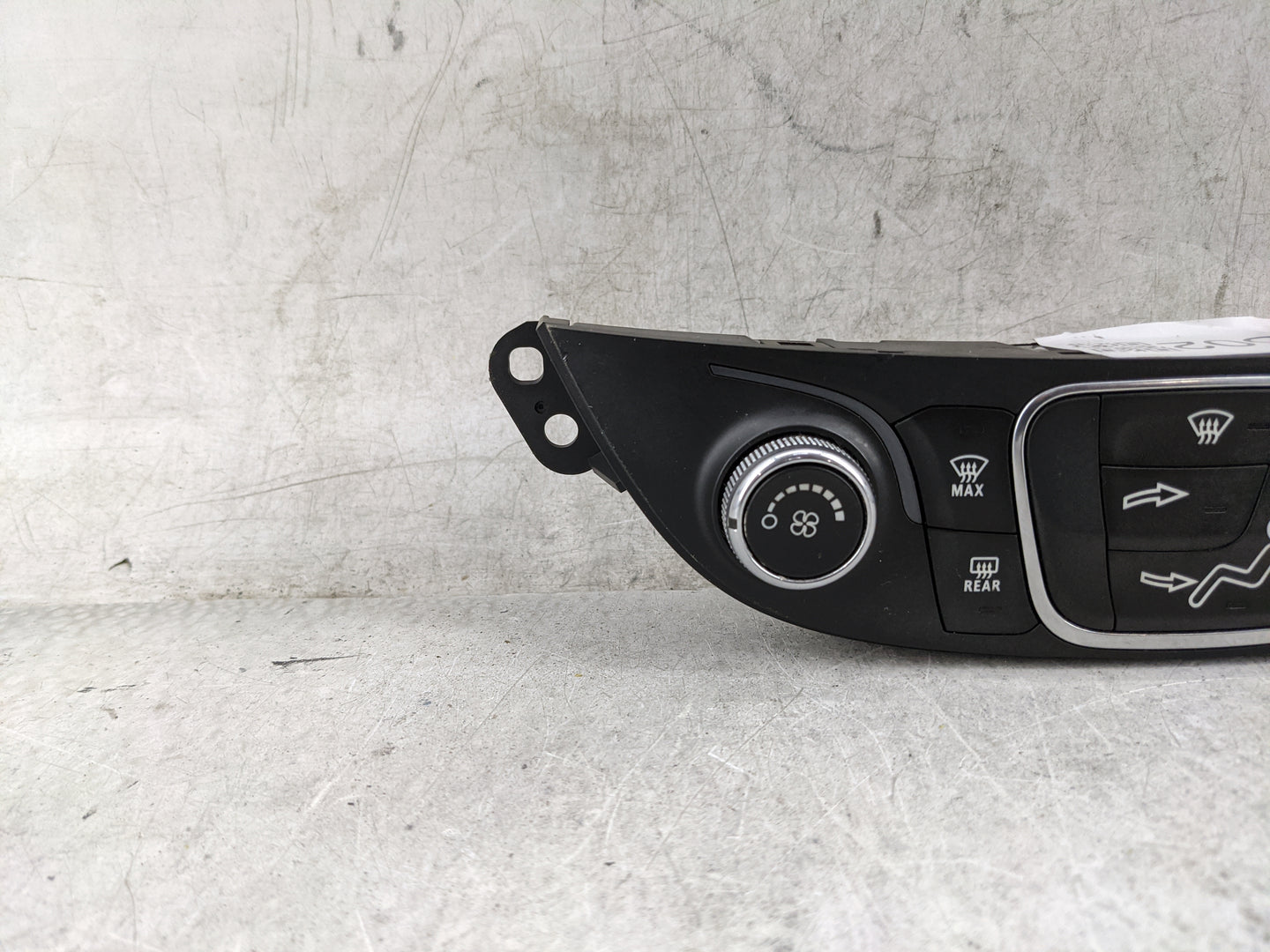 2019-2021 Chevrolet Malibu Climate Control Module Temperature AC/Heater Replacement P/N:84426651 QFQM4D4A Fits Fits 2019 202