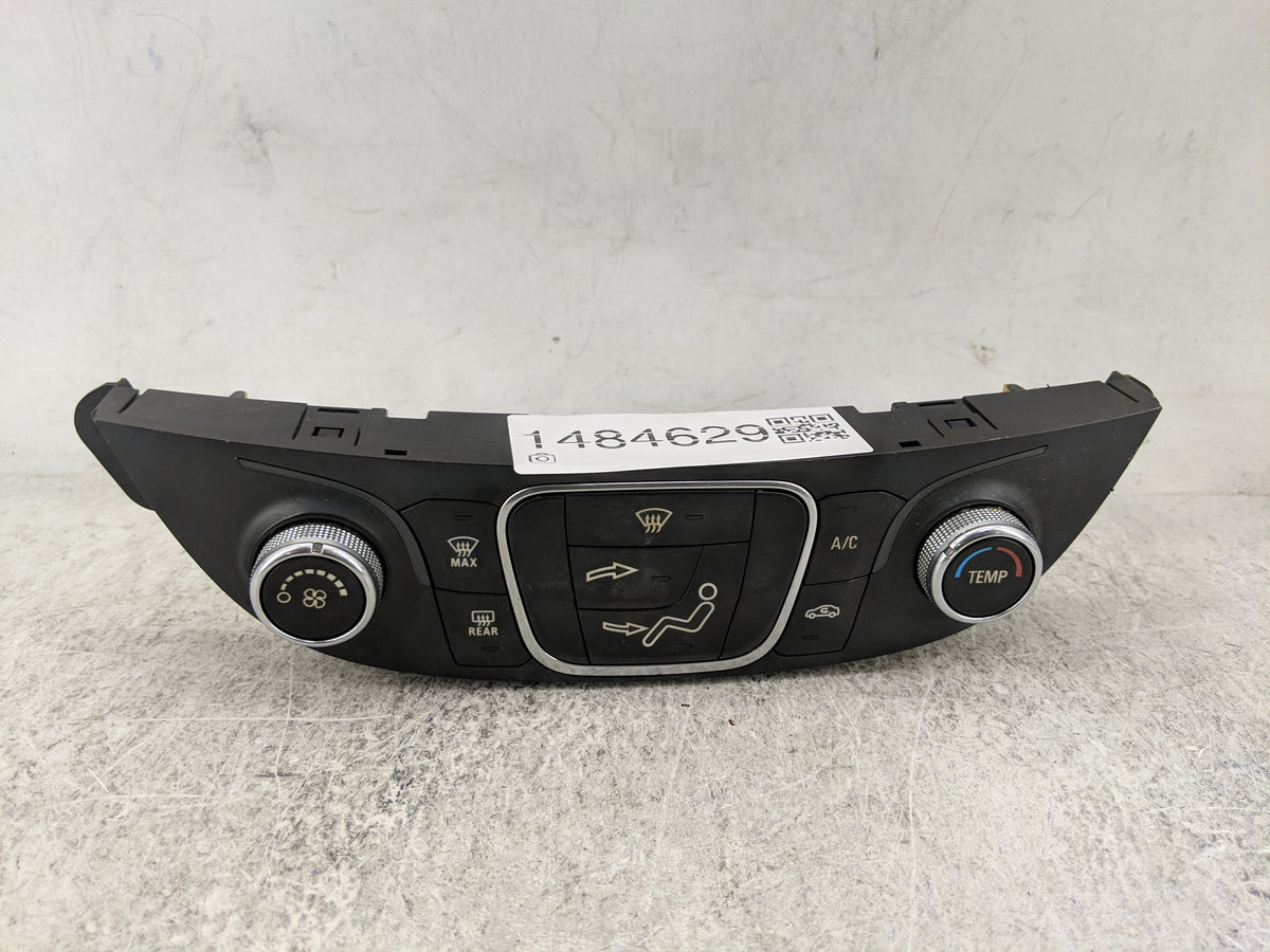 2018 Chevrolet Malibu Climate Control Module Temperature AC/Heater Replacement P/N:84105597 7370200000000X, 000235226 Fits O
