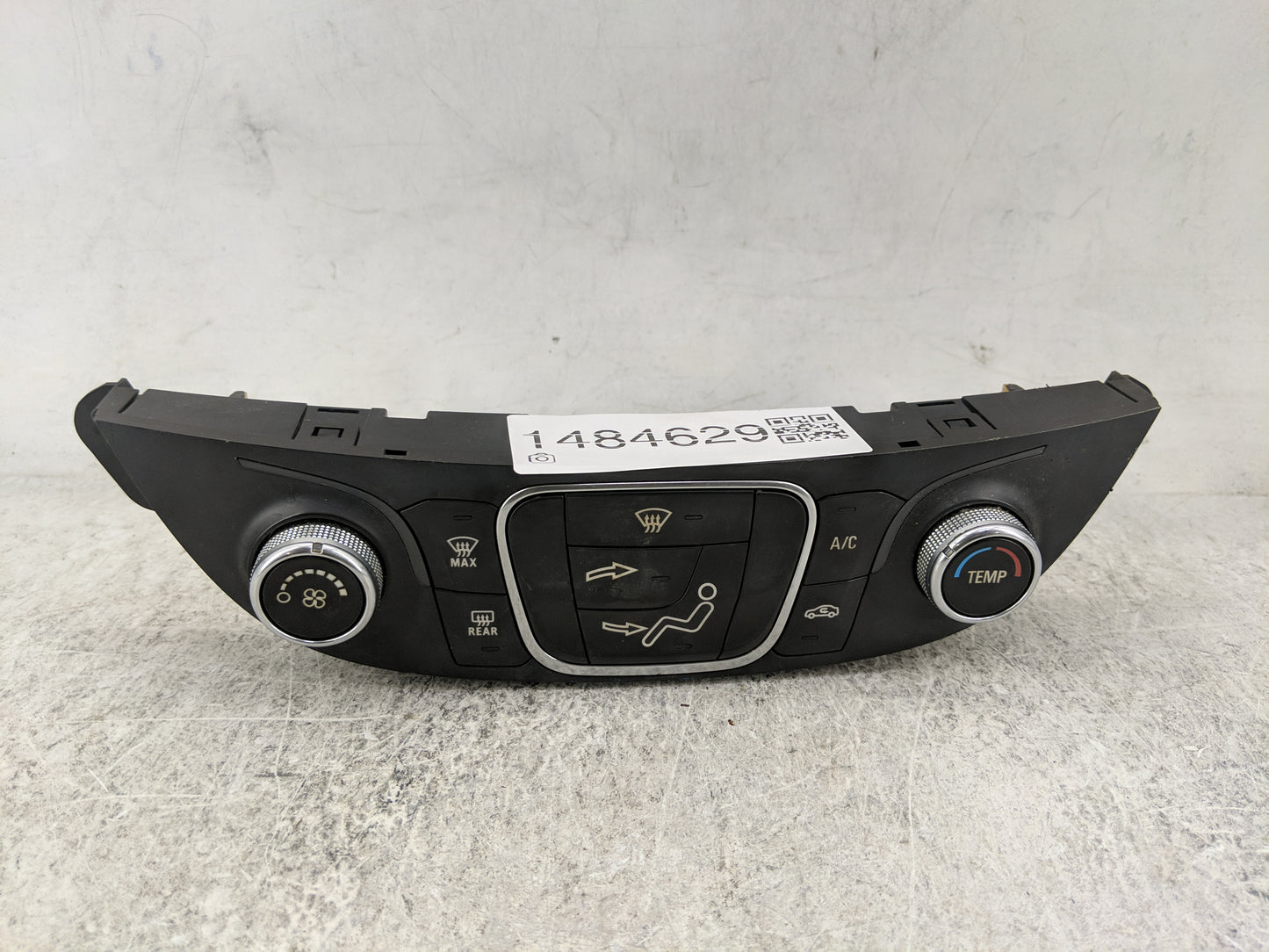 2018 Chevrolet Malibu Climate Control Module Temperature AC/Heater Replacement P/N:84105597 7370200000000X, 000235226 Fits O