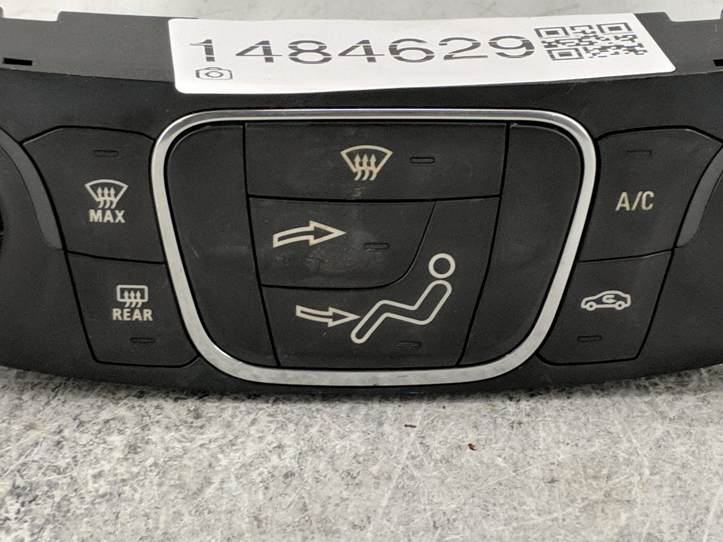 2018 Chevrolet Malibu Climate Control Module Temperature AC/Heater Replacement P/N:84105597 7370200000000X, 000235226 Fits O
