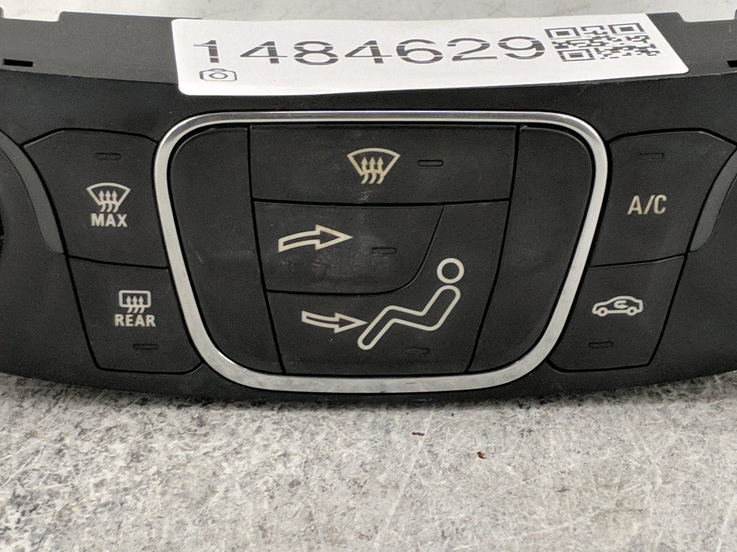 2018 Chevrolet Malibu Climate Control Module Temperature AC/Heater Replacement P/N:84105597 7370200000000X, 000235226 Fits O